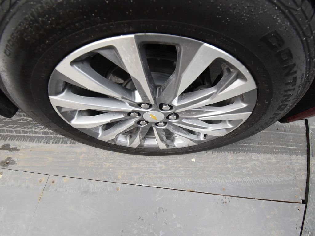 Used 2023 Chevrolet Traverse Premier image 9