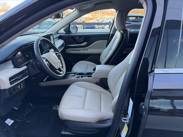 New 2026 Lincoln Corsair Premiere image 8