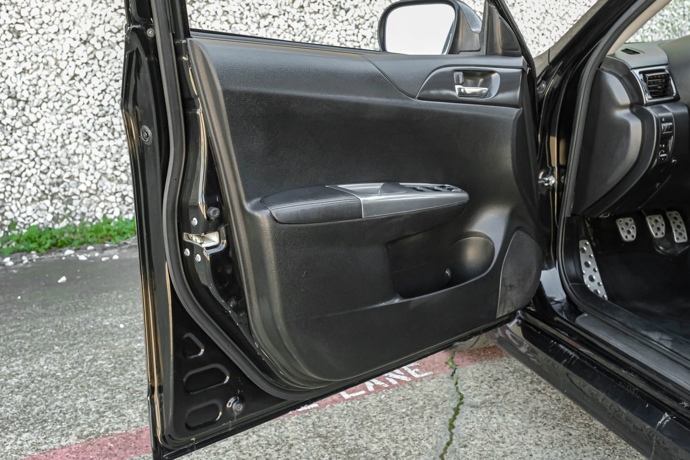 Used 2014 Subaru Impreza WRX Hatchback image 40