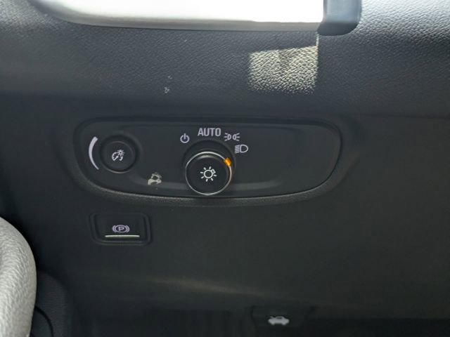 Used 2023 GMC Terrain SLE w/ Driver Convenience Package FWD image 24