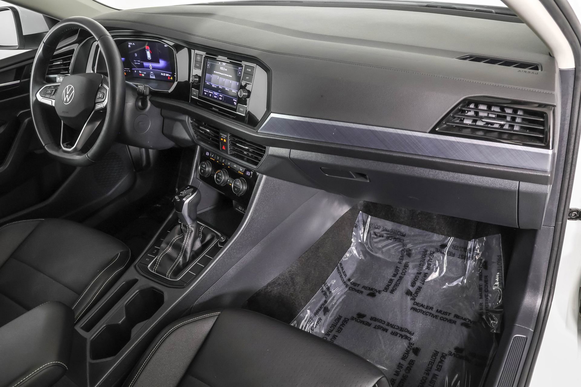 Used 2024 Volkswagen Jetta SE w/ Panoramic Sunroof Package image 44