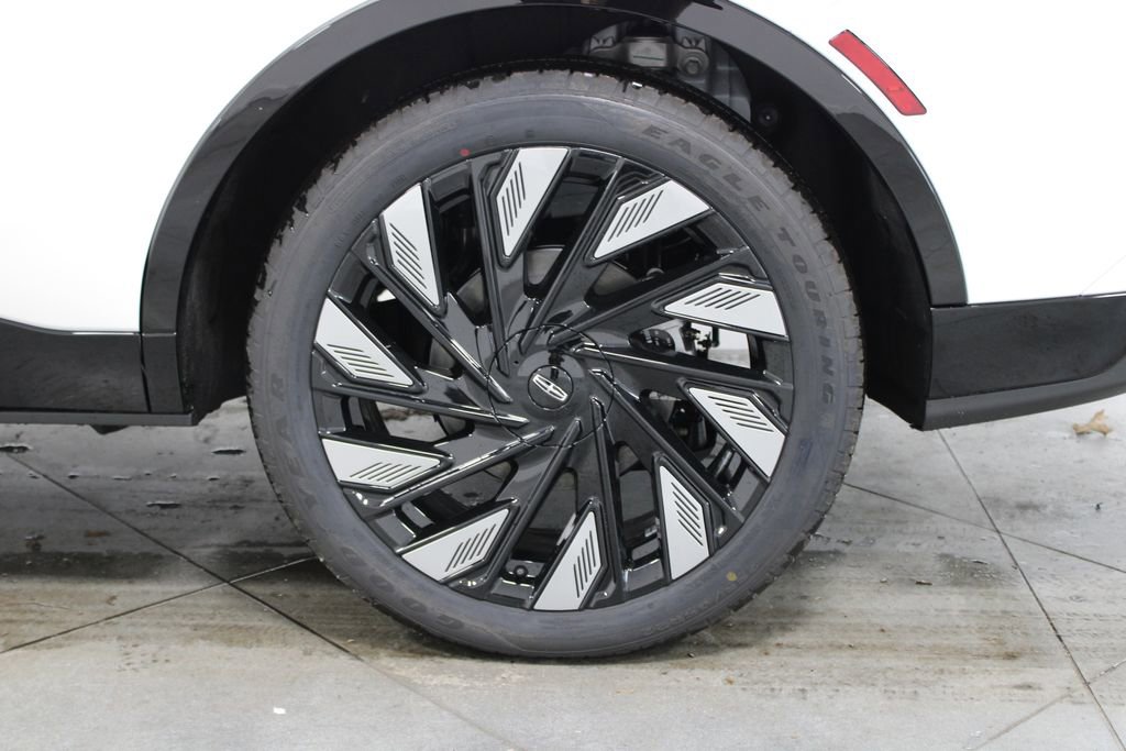 New 2026 Lincoln Nautilus Reserve w/ Jet Appearance Package image 16