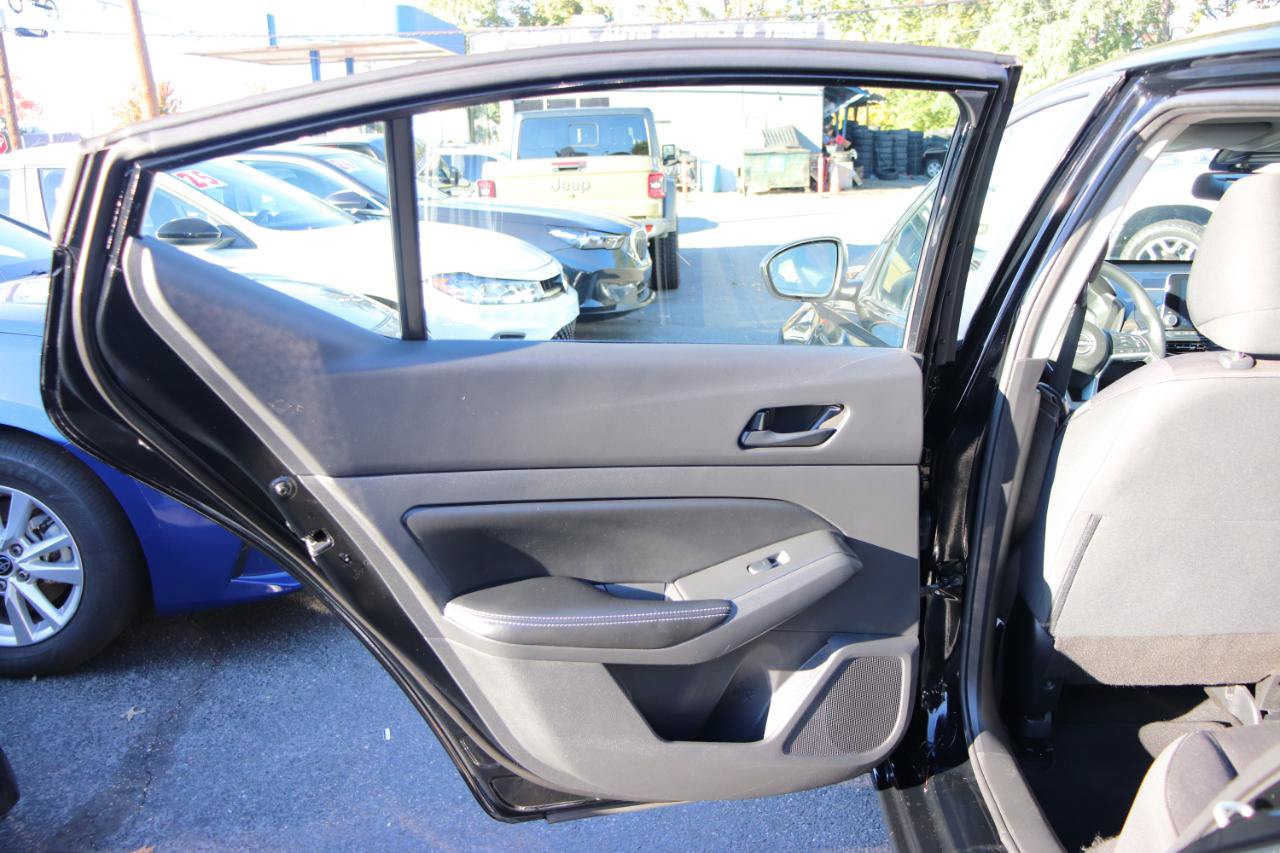 Used 2025 Nissan Altima 2.5 SV AWD/4WD image 24
