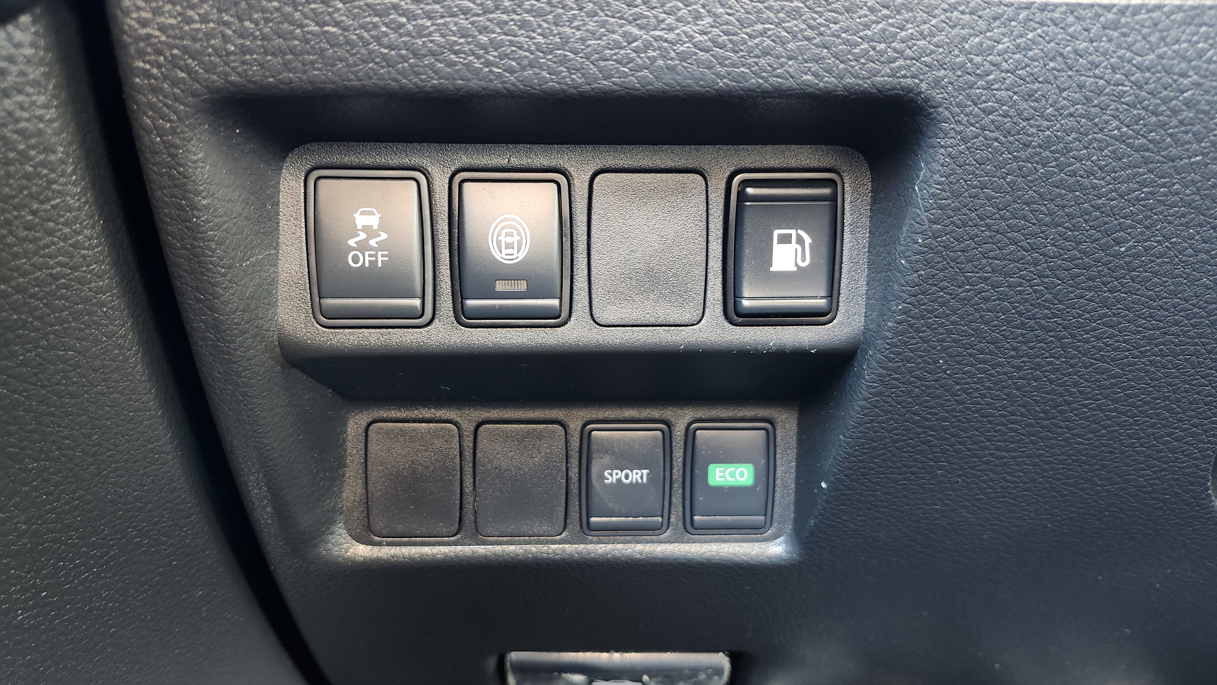 Used 2020 Nissan Rogue S image 8