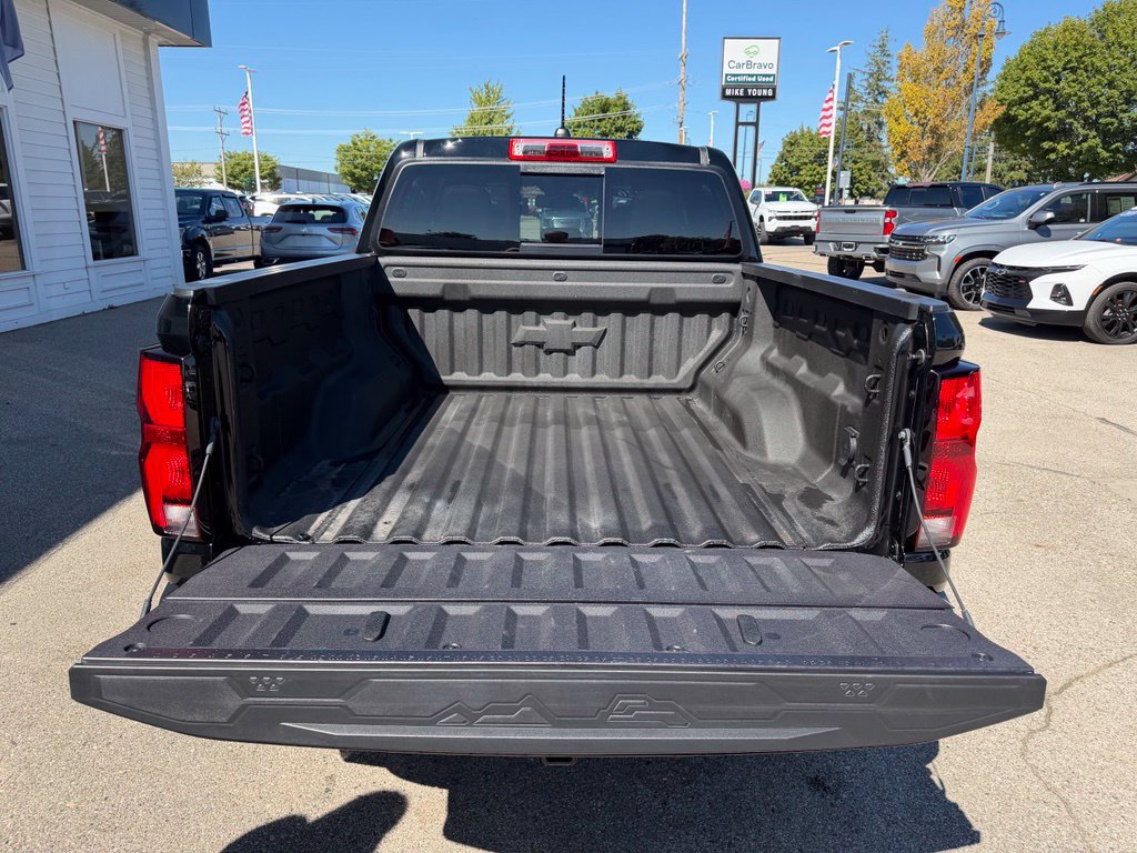 Certified 2026 Chevrolet Colorado ZR2 w/ Technology Package AWD/4WD image 9