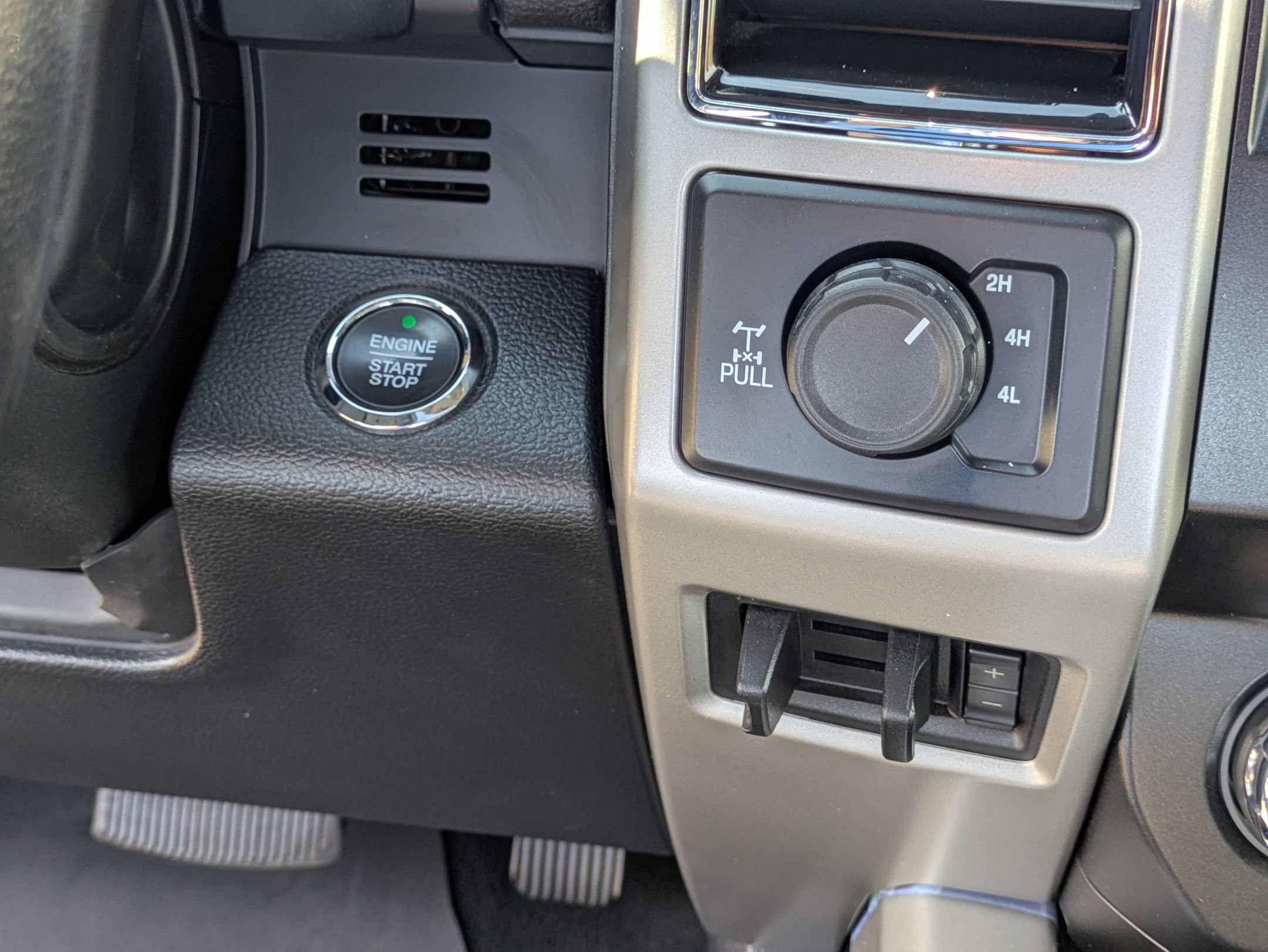 Used 2021 Ford F250 Lariat image 27