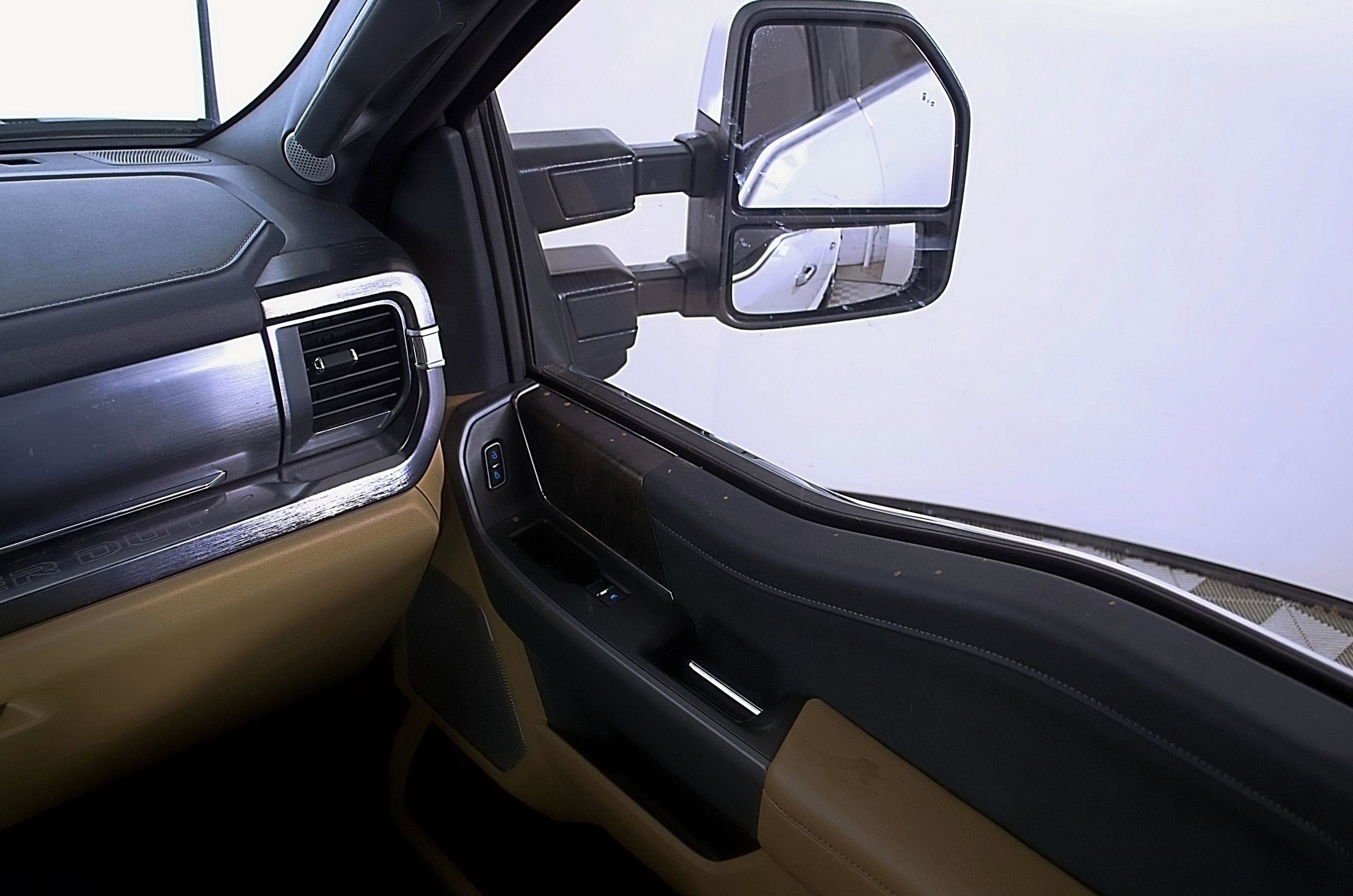 Used 2024 Ford F250 Lariat w/ Lariat Ultimate Package image 17