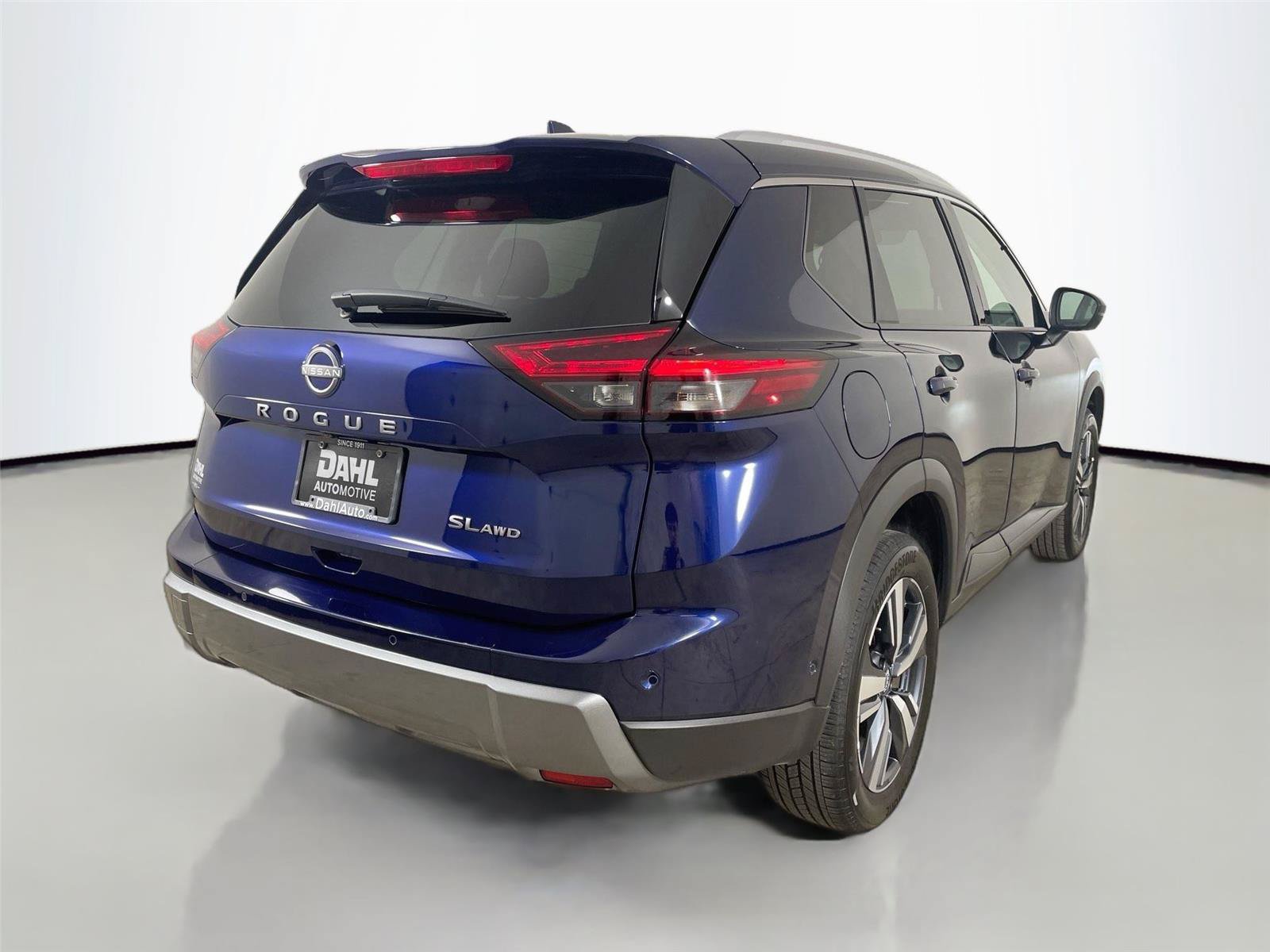 Used 2026 Nissan Rogue SL AWD/4WD image 13