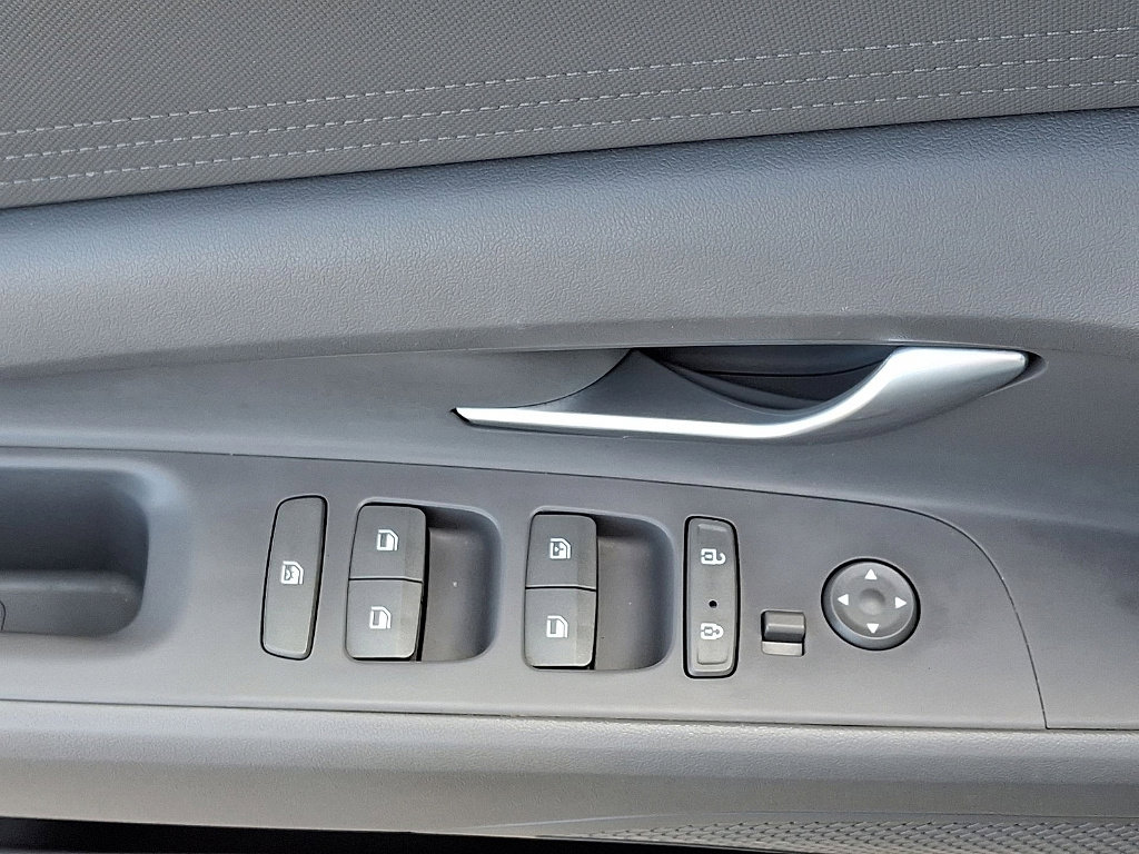 Certified 2023 Hyundai Elantra SEL image 10