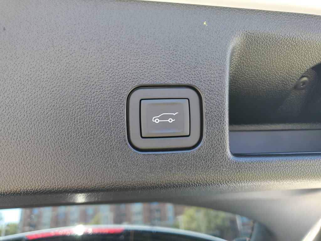 Used 2026 Chevrolet Equinox EV LT w/ Convenience Package II AWD/4WD image 9
