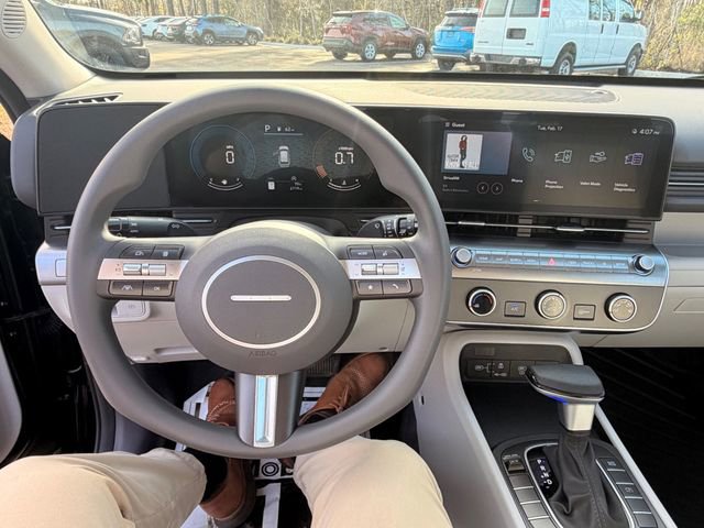 Used 2025 Hyundai Kona SE image 6