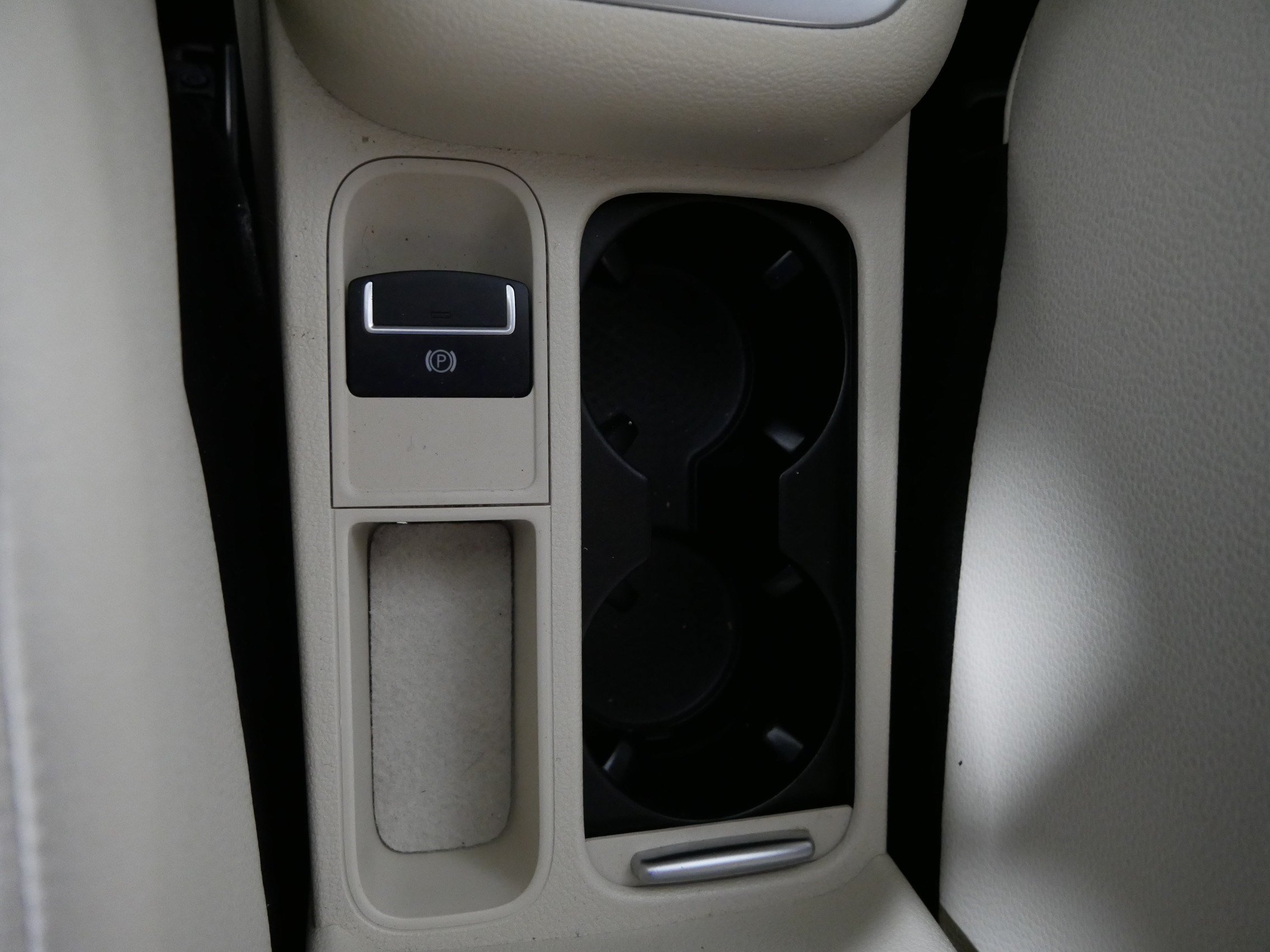 Used 2016 Volkswagen Tiguan S FWD image 30