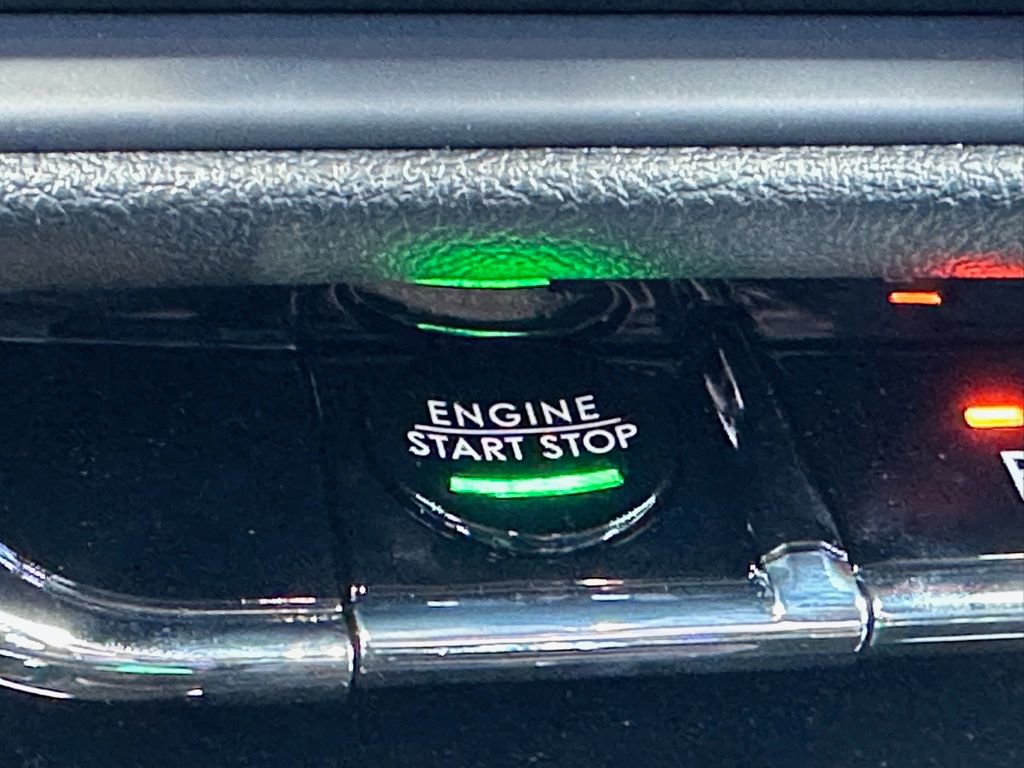 New 2026 Lincoln Corsair Reserve w/ Jet Appearance Package AWD/4WD image 12