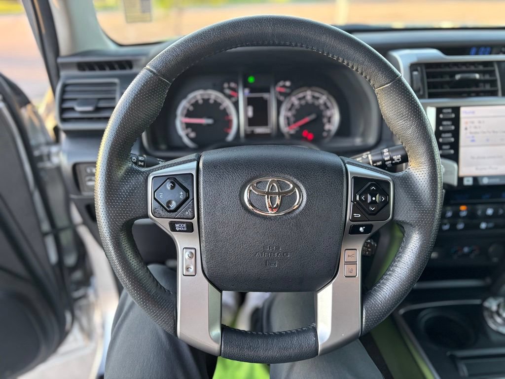 Used 2020 Toyota 4Runner Limited AWD/4WD image 17