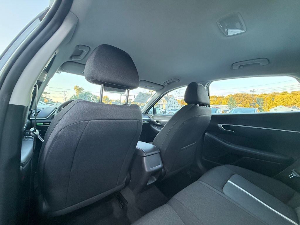 Used 2022 Hyundai Sonata SE image 16