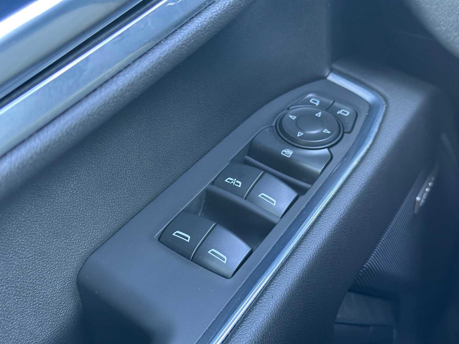 Used 2022 Chevrolet Silverado 1500 LT Trail Boss w/ LT Trail Boss Premium Package AWD/4WD image 4