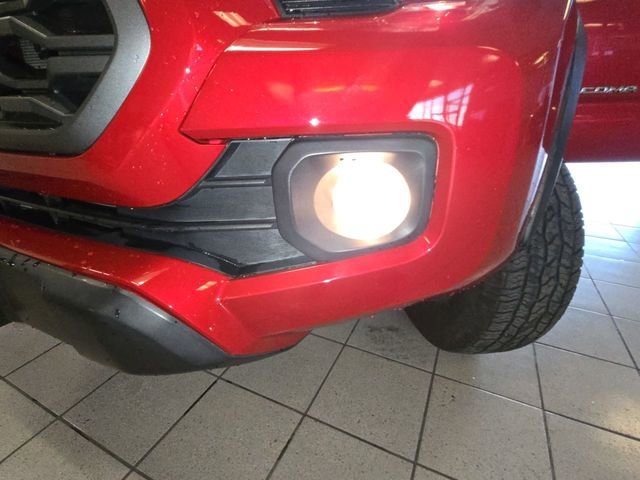 Used 2022 Toyota Tacoma TRD Off-Road w/ Technology Package AWD/4WD image 25