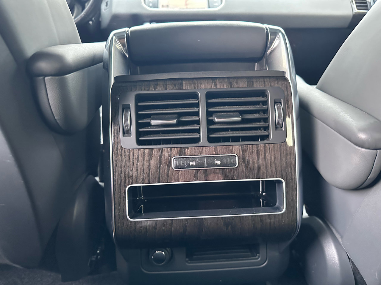 Used 2015 Land Rover Range Rover Sport HSE image 30