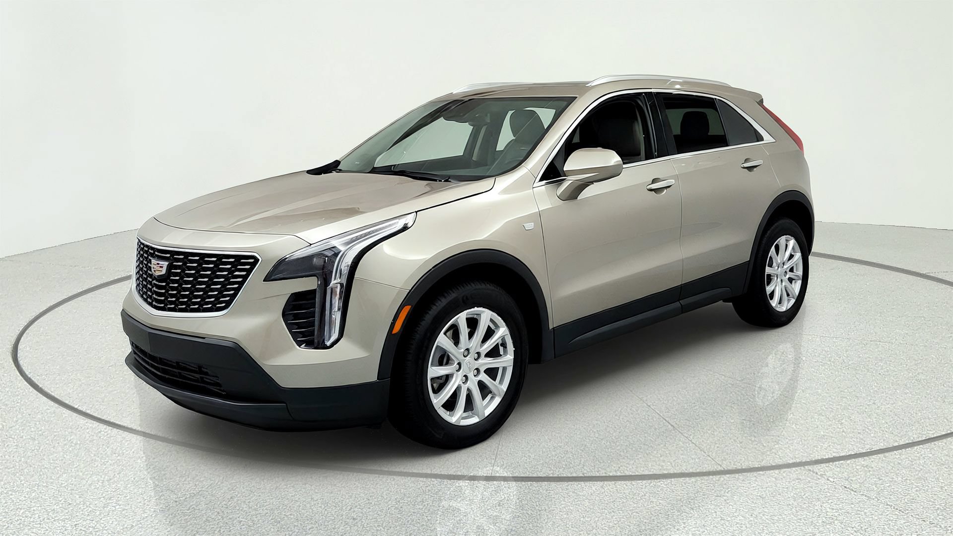 Certified 2023 Cadillac XT4 Luxury w/ Cold Weather Package AWD/4WD image 1
