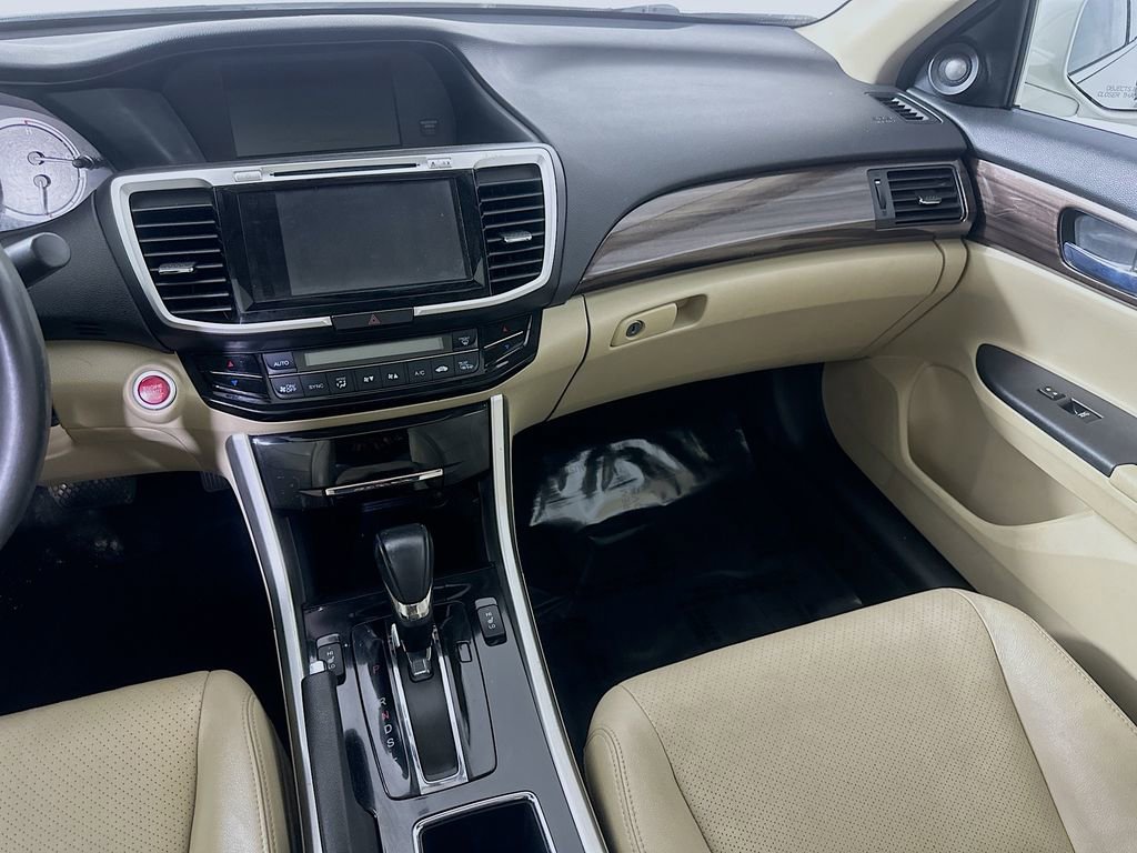 Used 2017 Honda Accord EX-L image 19