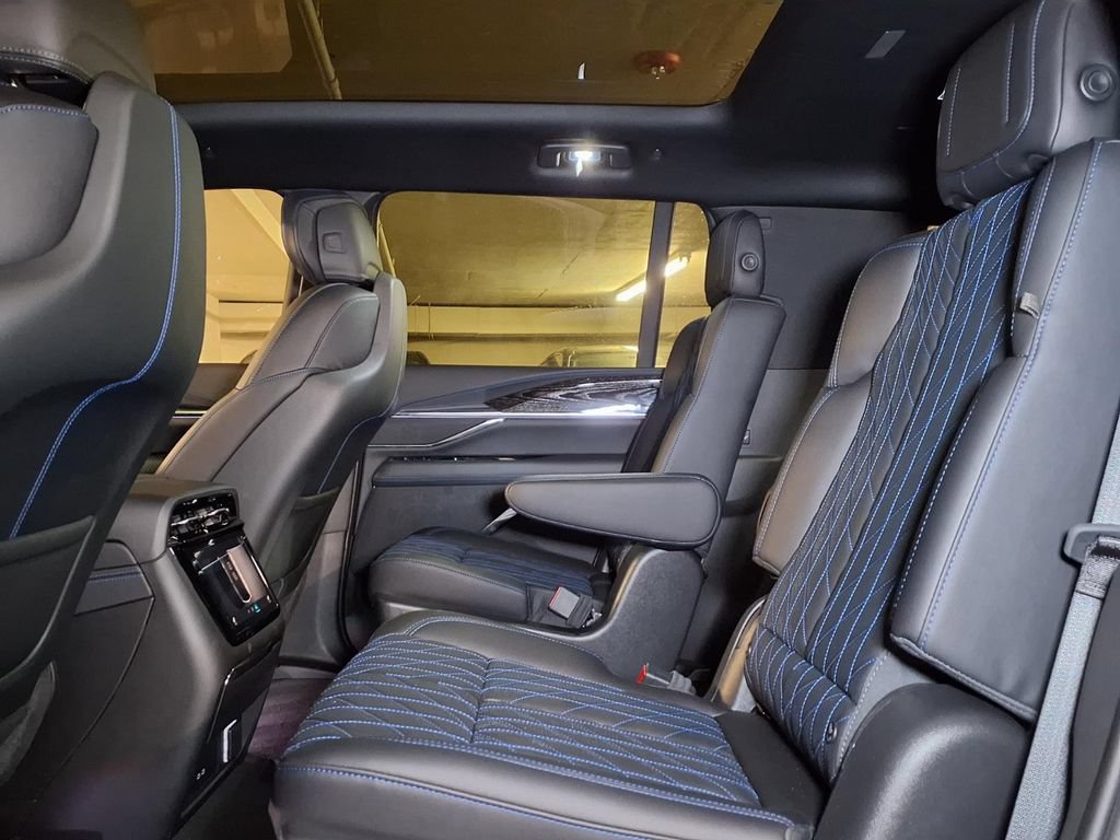 New 2026 Cadillac Escalade IQL Sport 1 w/ LPO, ONYX Package AWD/4WD image 11