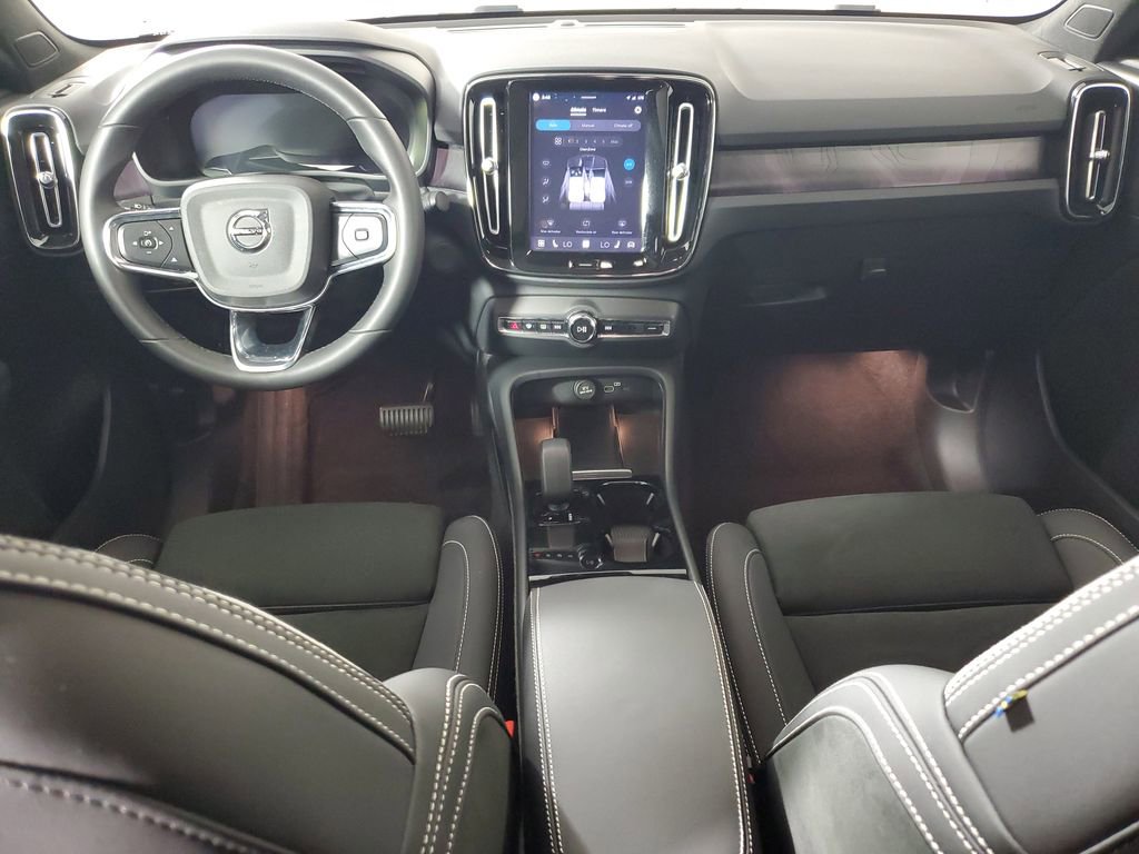 Used 2023 Volvo C40 P8 Recharge Plus image 17