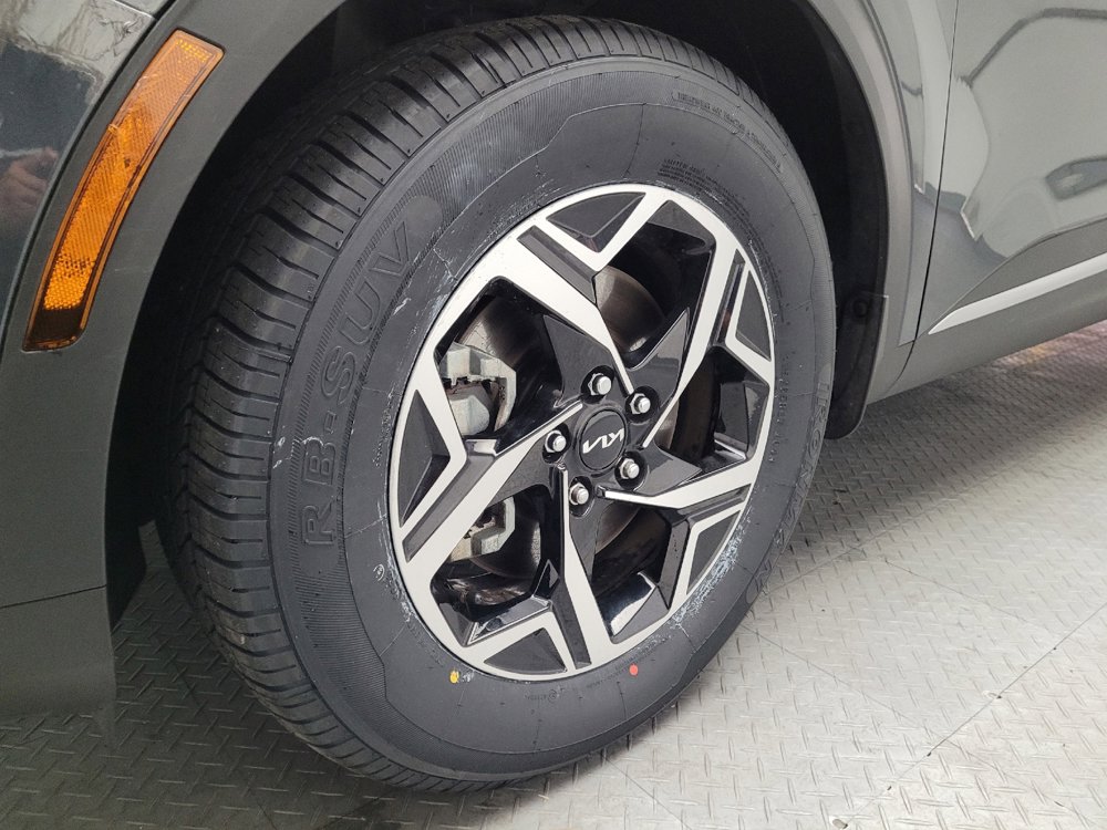 Used 2025 Kia Sportage LX FWD image 31
