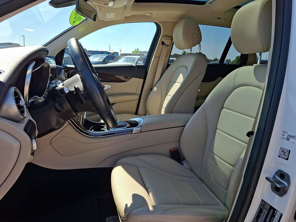 Used 2021 Mercedes-Benz GLC 300 4MATIC image 13