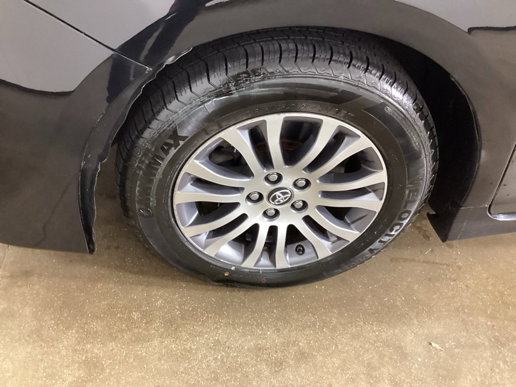 Used 2020 Toyota Sienna XLE FWD image 33
