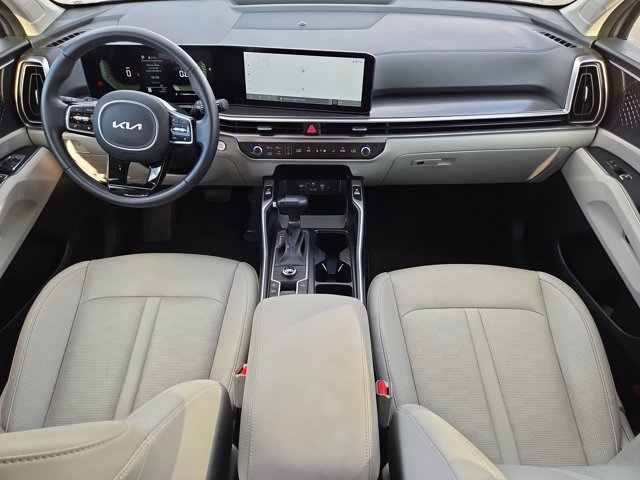 Used 2025 Kia Sorento S w/ Panoramic Sunroof Package FWD image 17
