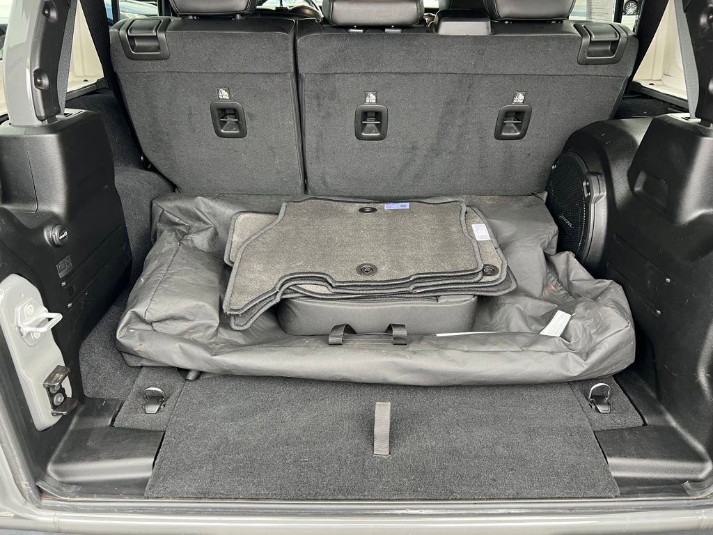 Used 2023 Jeep Wrangler Unlimited Sahara w/ Cold Weather Group image 21