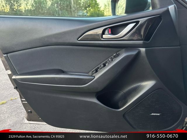 Used 2014 MAZDA MAZDA3 i Touring w/ Technology Package FWD image 18