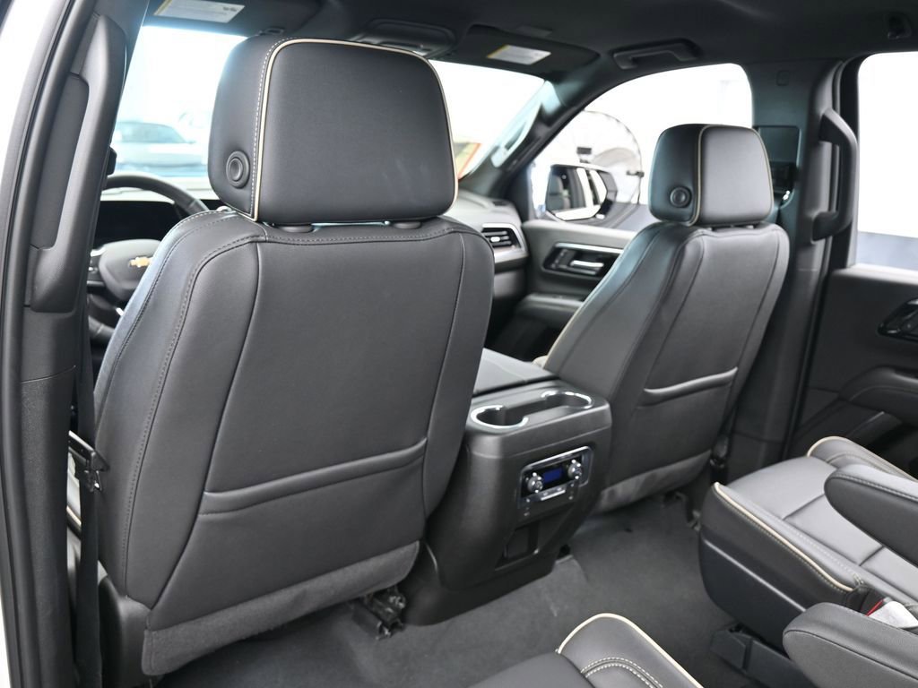 New 2025 Chevrolet Suburban Premier image 40