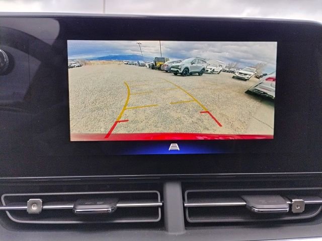 Used 2024 Chevrolet Trax LT w/ LT Convenience Package image 24