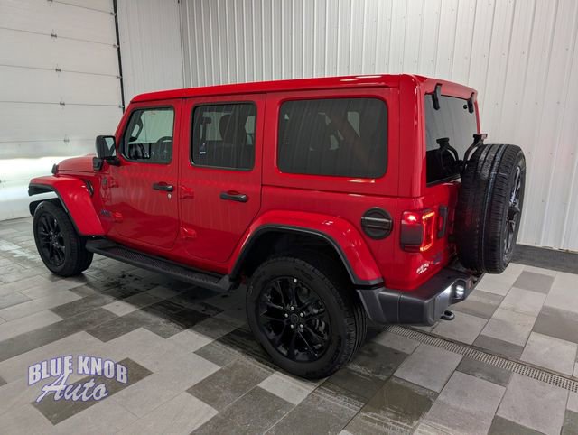 Used 2025 Jeep Wrangler Unlimited Sahara AWD/4WD image 2