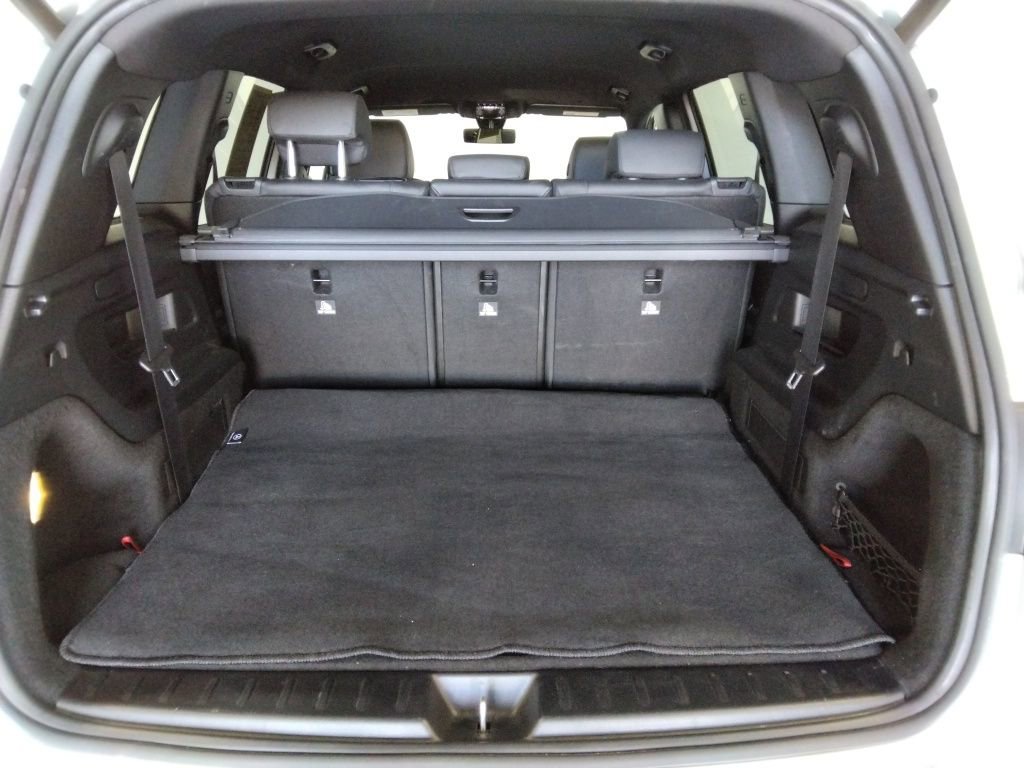 Used 2022 Mercedes-Benz GLB 250 w/ Premium Package Lite image 10