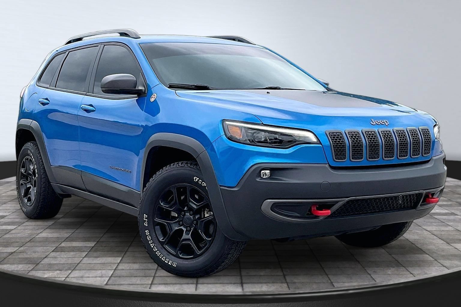 Used 2020 Jeep Cherokee Trailhawk w/ Cold Weather Group AWD/4WD image 10