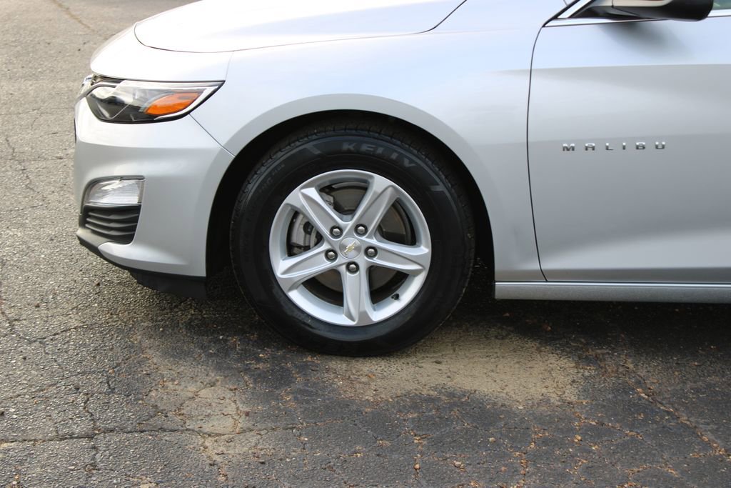Used 2020 Chevrolet Malibu LS image 12