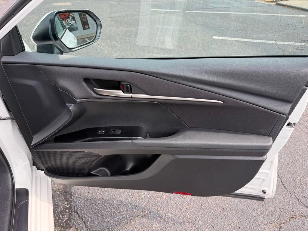 Used 2025 Toyota Camry LE FWD image 25