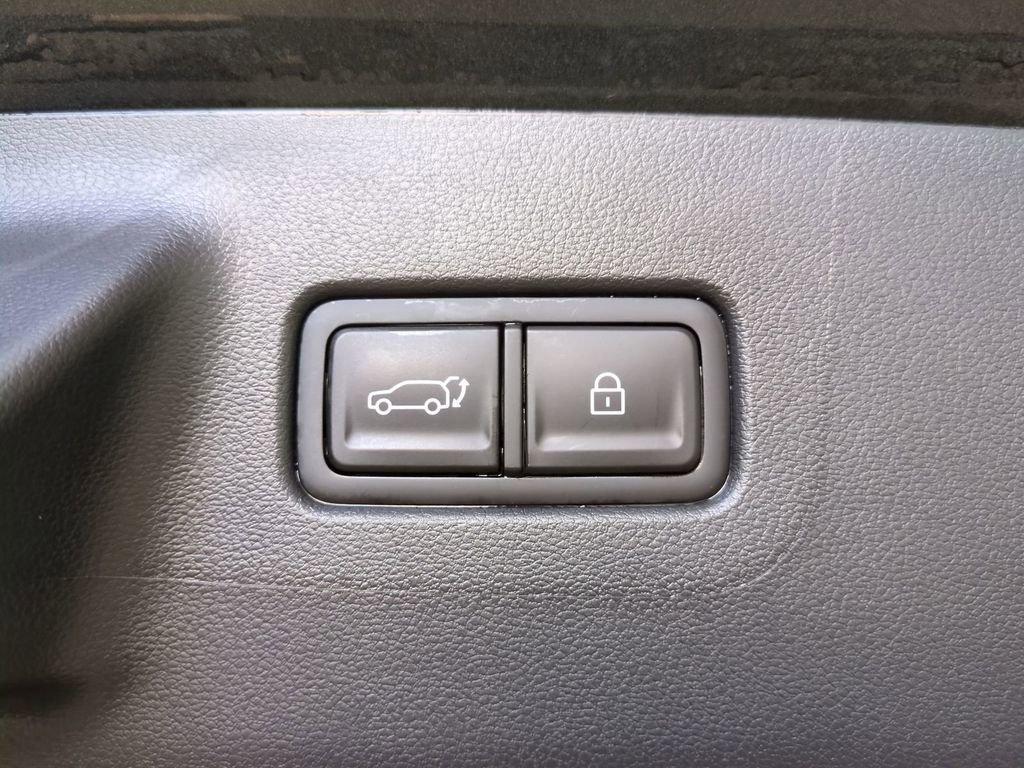 Certified 2025 Hyundai Santa Fe SEL image 15