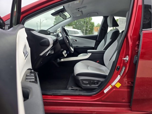 Used 2019 Toyota Prius Prime Premium image 17