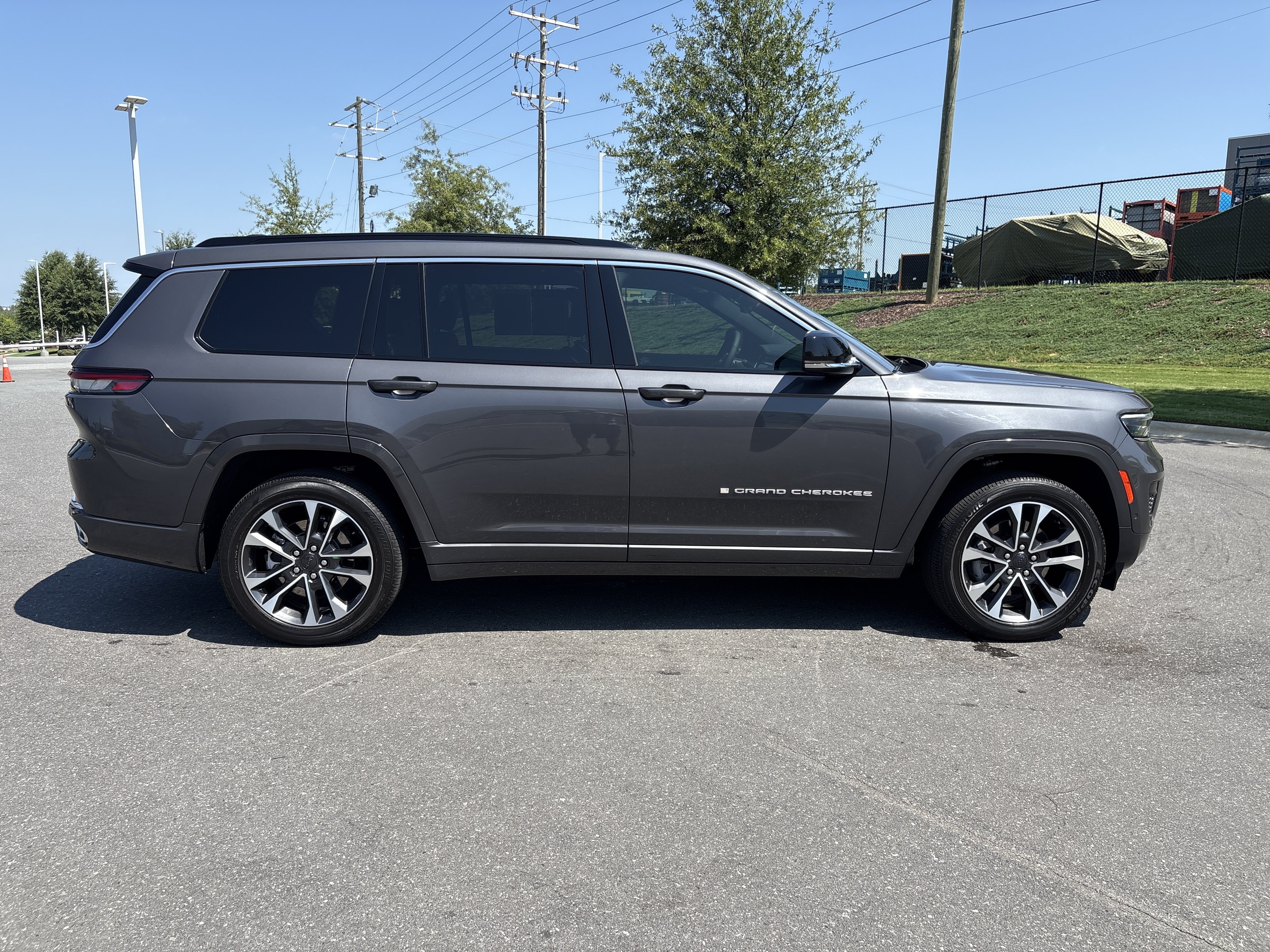 Used 2024 Jeep Grand Cherokee L Overland w/ Luxury Tech Group IV AWD/4WD image 10