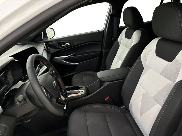 Used 2025 Chevrolet Trax RS w/ Sunroof Package image 12