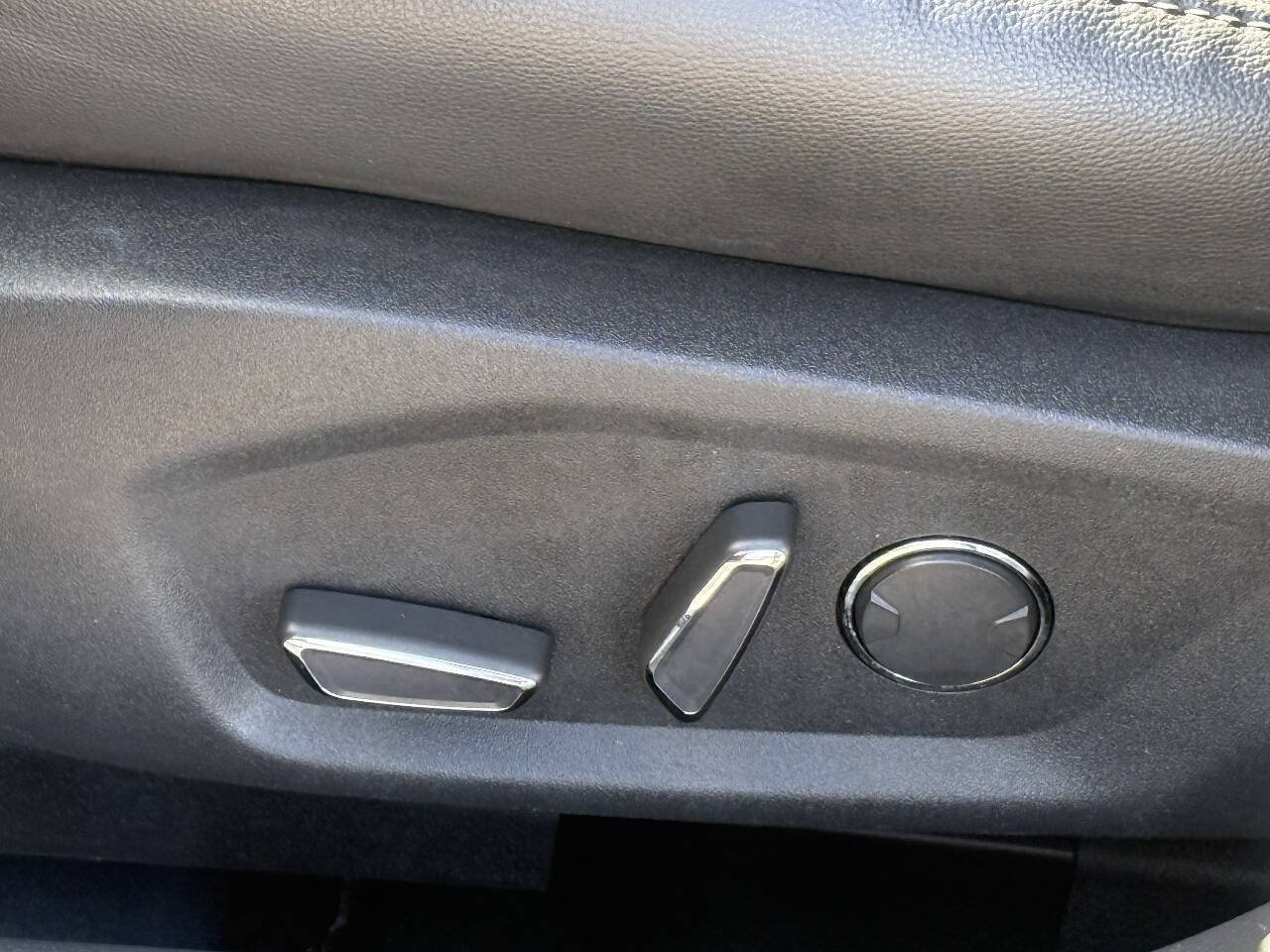 Used 2016 Ford Fusion Energi Titanium w/ Driver Assist Package FWD image 9