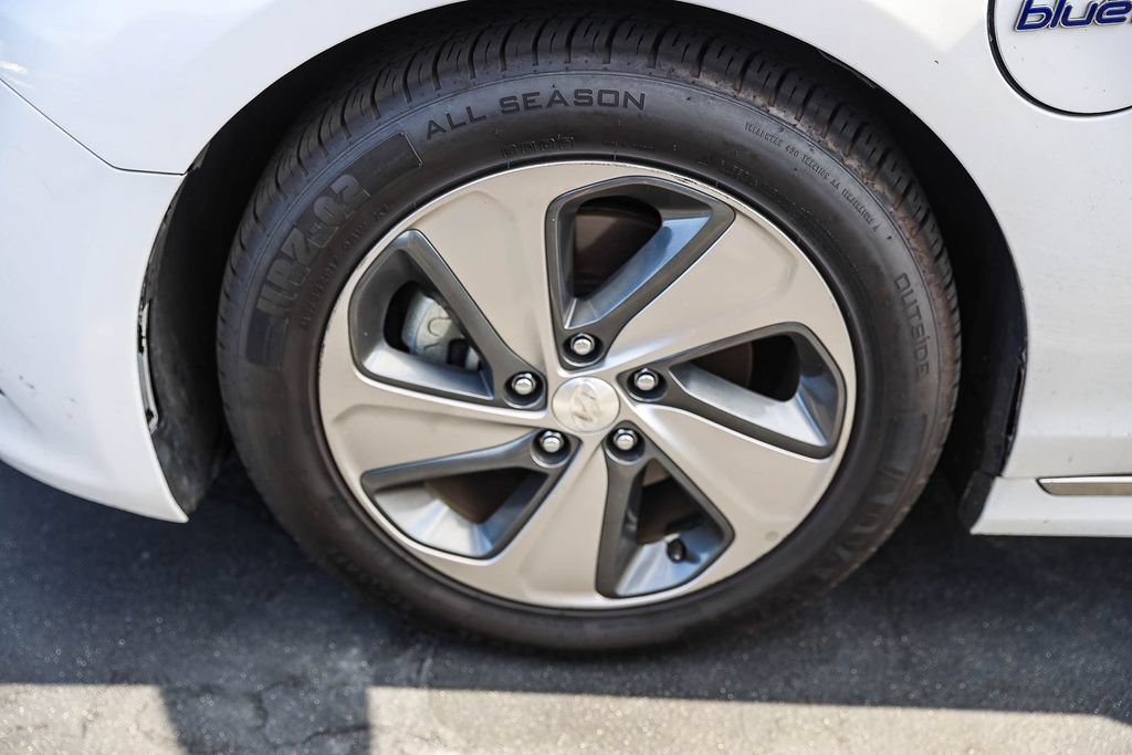 Used 2017 Hyundai Sonata Limited FWD image 4
