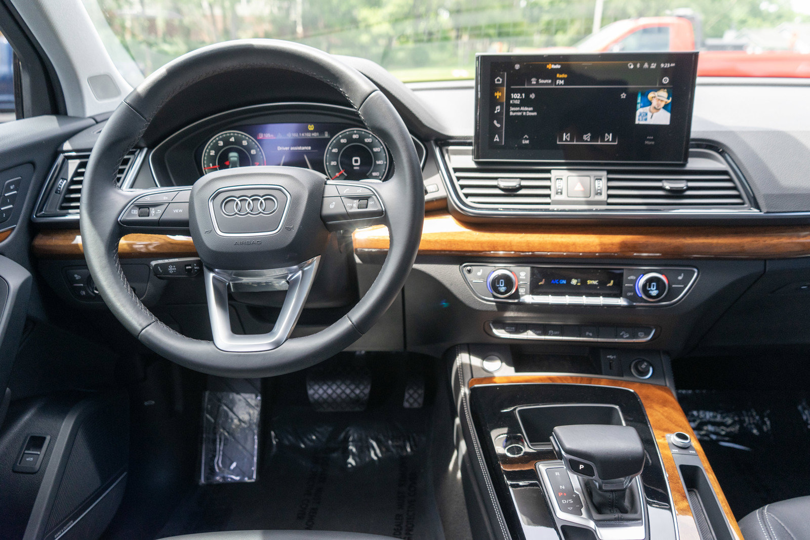 Used 2023 Audi Q5 2.0T Premium Plus w/ Premium Plus Package AWD/4WD image 13