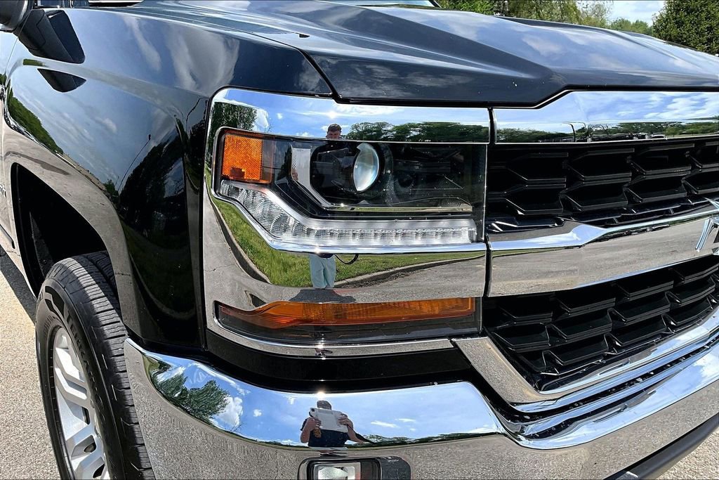 Used 2018 Chevrolet Silverado 1500 LT w/ All Star Edition AWD/4WD image 31
