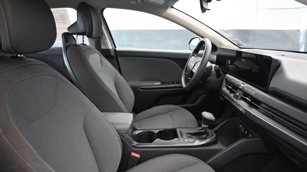 Used 2025 Kia K4 LXS FWD image 10