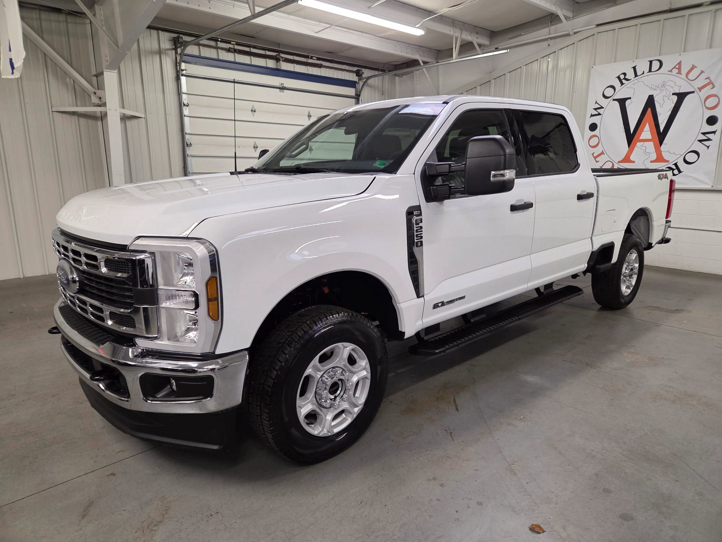Used 2026 Ford F250 XLT image 2