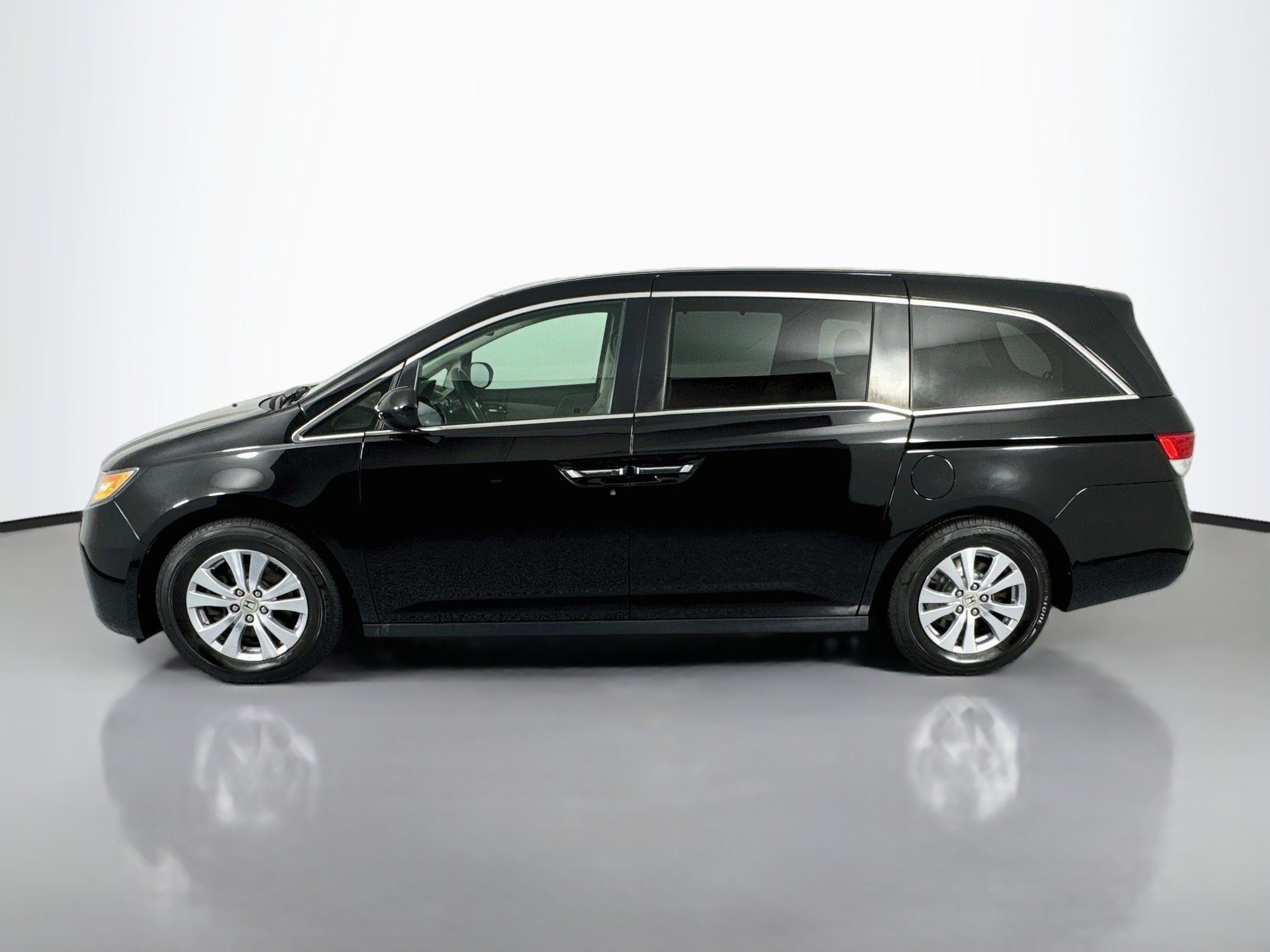 Used 2016 Honda Odyssey SE image 8